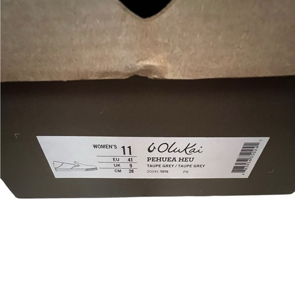 NWT OluKai Women’s Pehuea Heu Taupe Grey Slip On Shoes in size 11 - Picture 8 of 9